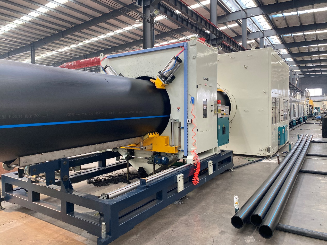 Équipement d'extrusion de tuyaux en polyéthylène de grande taille
