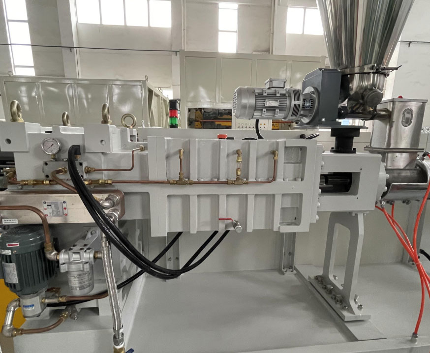 Contrôle de processus dans le processus d'extrusion de tuyaux PE